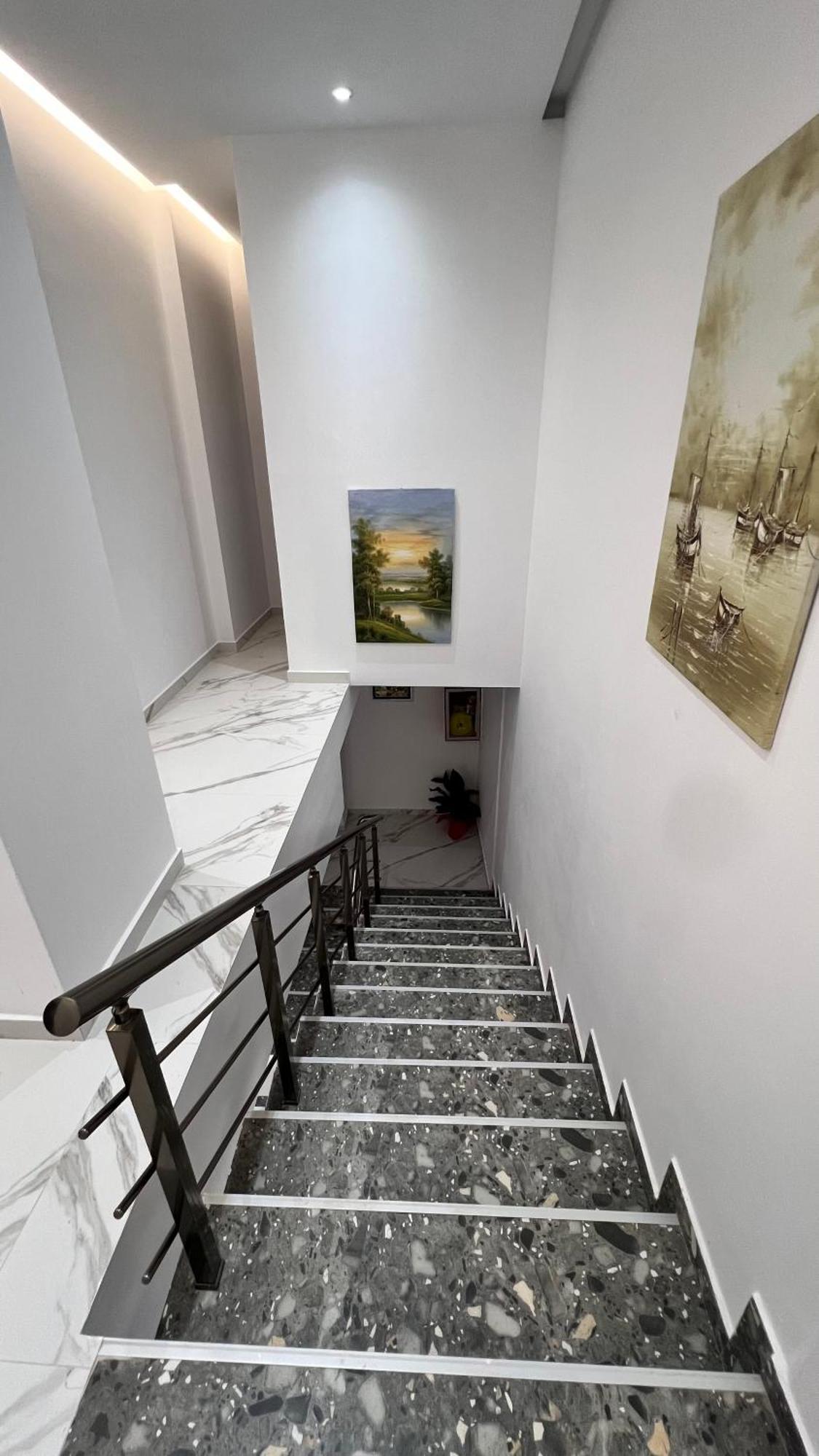 Lezet Hotel Sarandë Exterior foto
