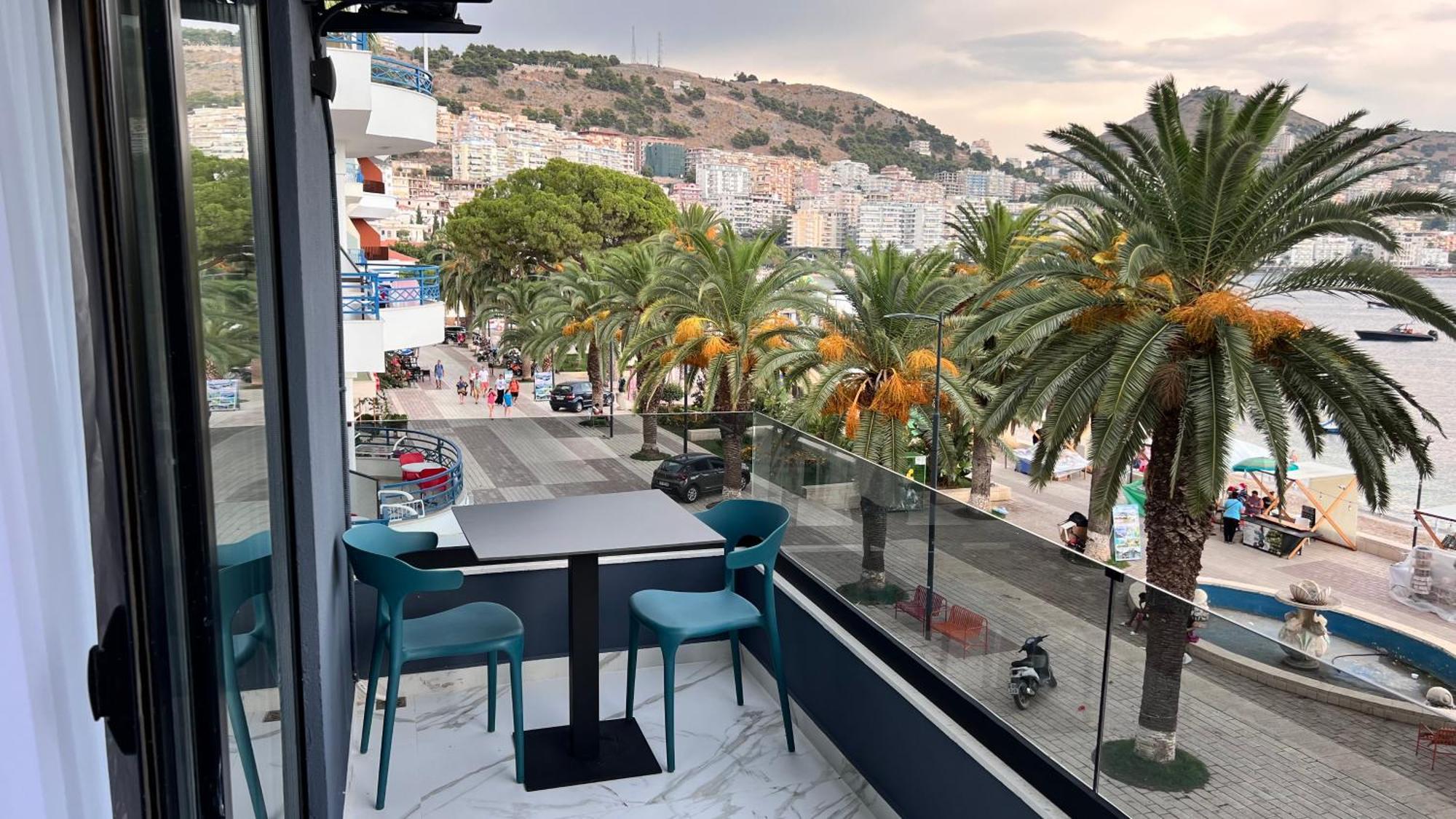 Lezet Hotel Sarandë Exterior foto