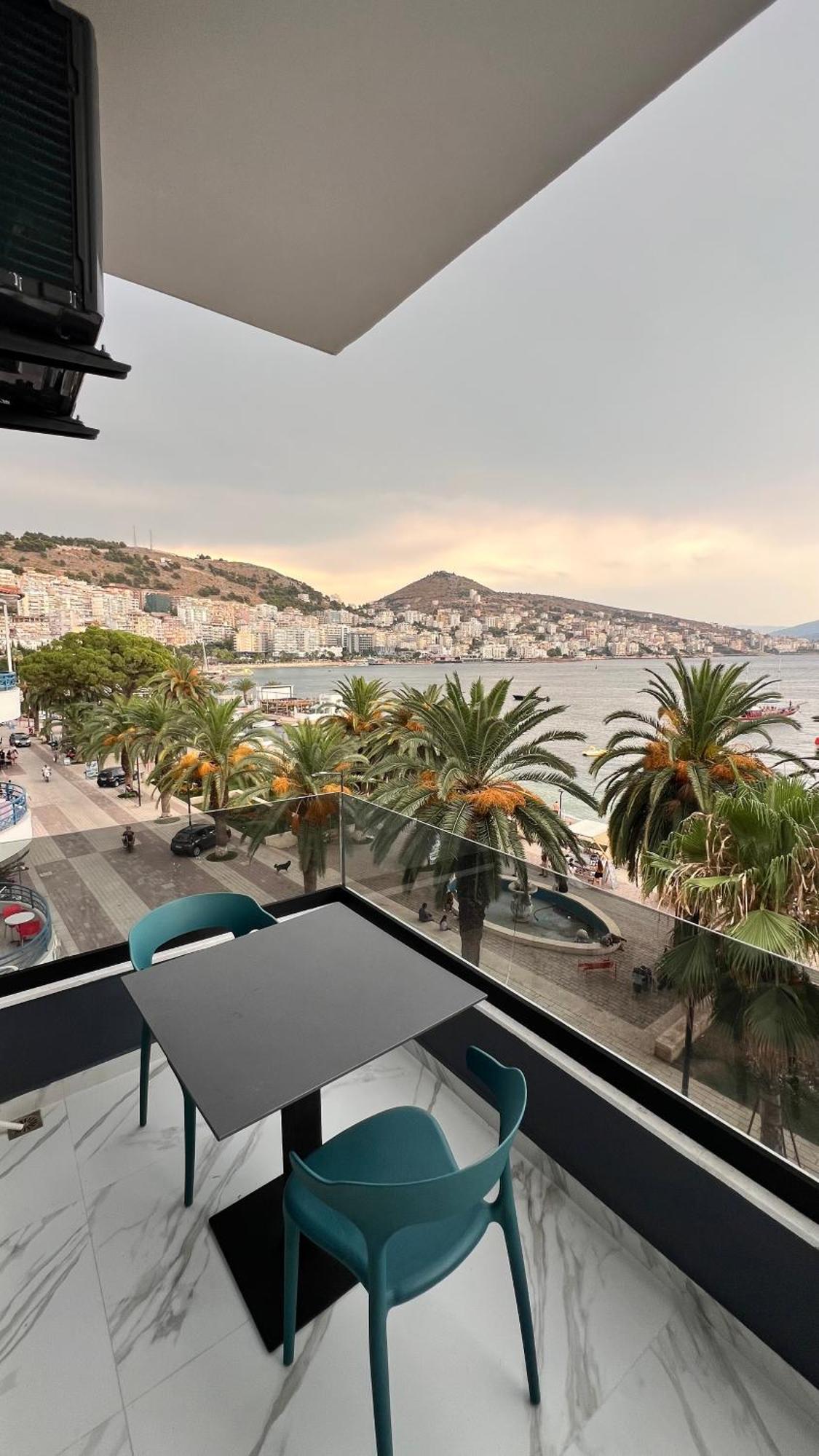 Lezet Hotel Sarandë Exterior foto
