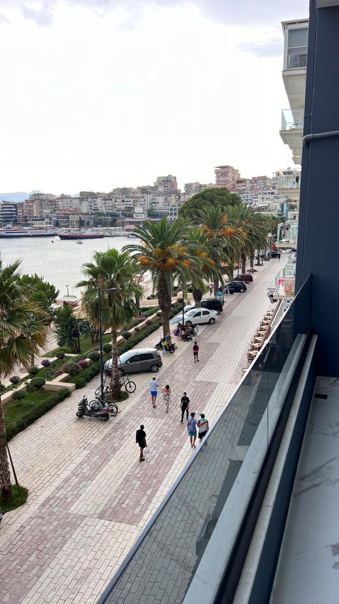 Lezet Hotel Sarandë Exterior foto